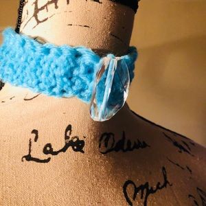 Crocheted neck choker